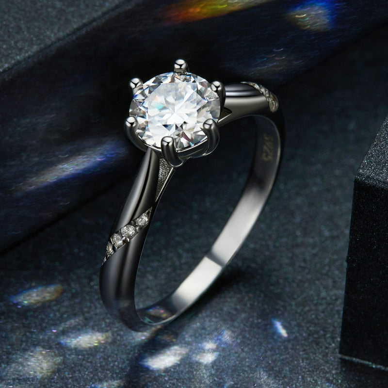 MOISSANITE RING 1 CARAT